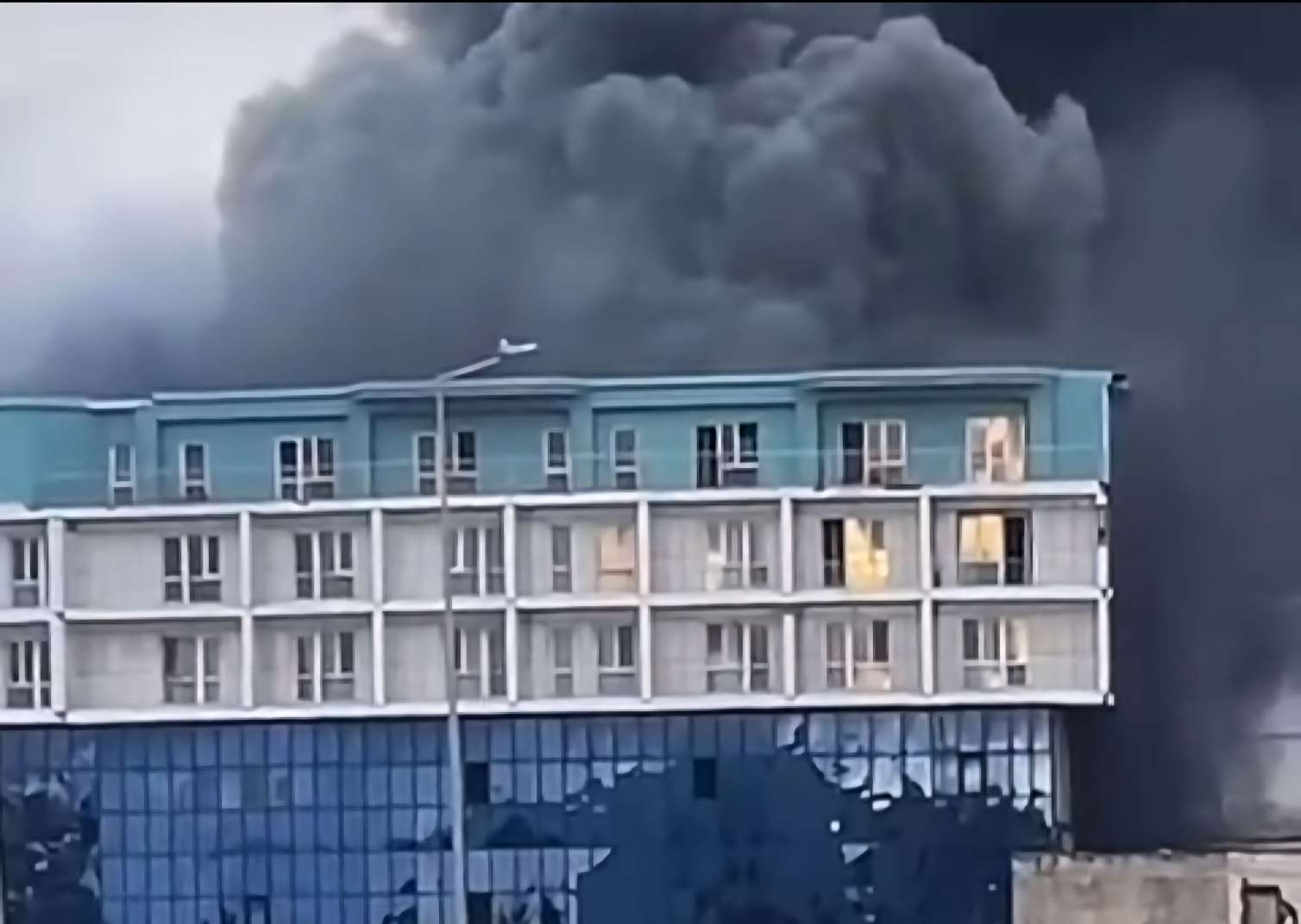 TƏCİLİ! Novxanıdakı məşhur hoteldə yanğın baş verdi
